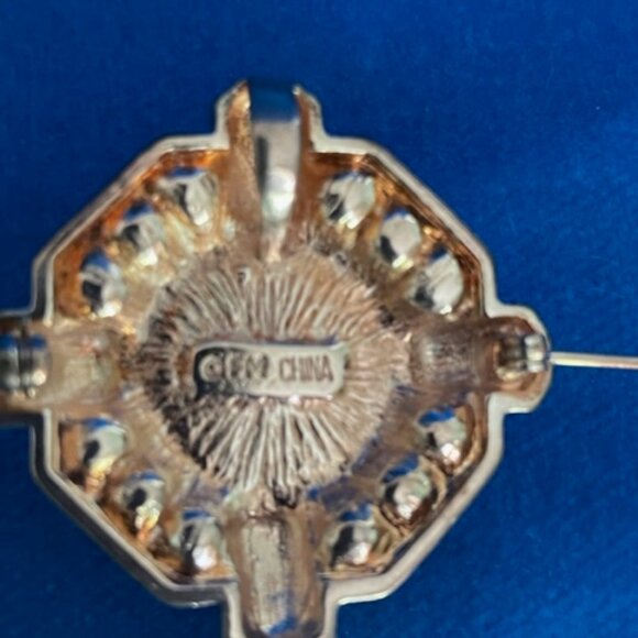 FM Rhinestone Faux Pearl Brooch/Pendant - Picture 5 of 5